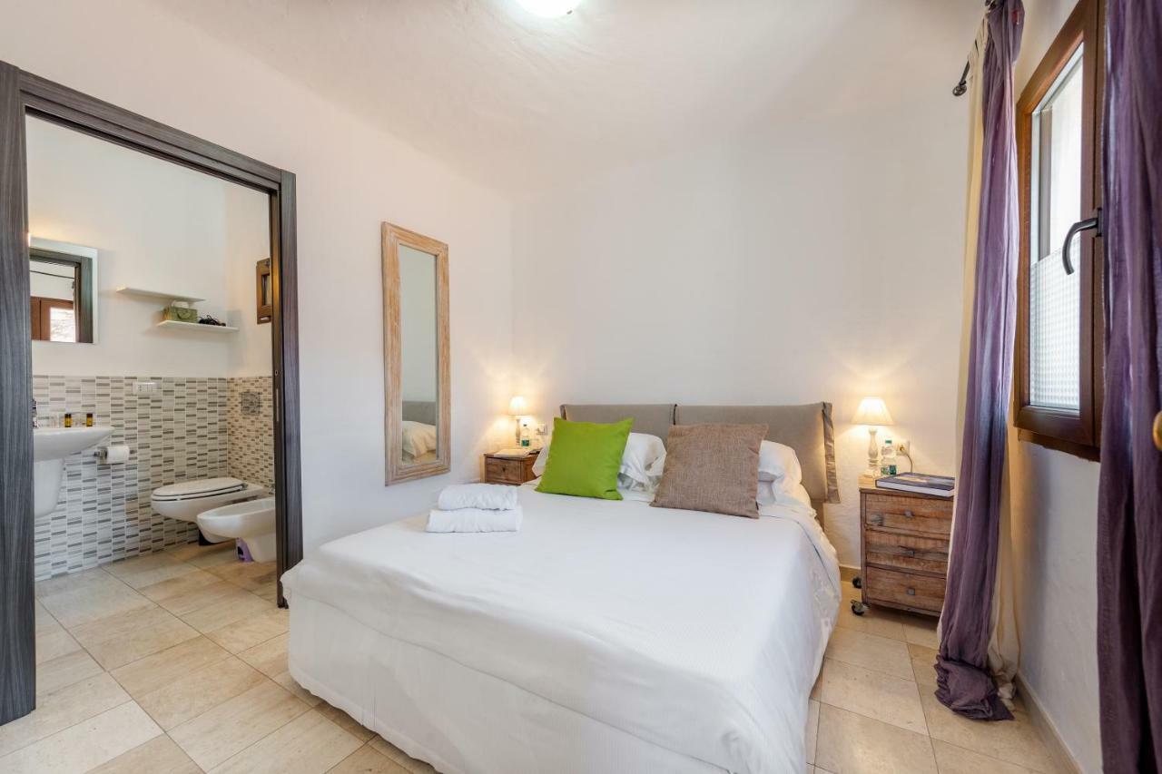 Locanda Tartarughino - Luxury Suites In Porto Rotondo Exteriör bild